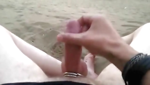 Her wet pussy and anal fuck with a dildo