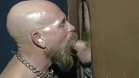 Sexy chick loves to fuck with a slut