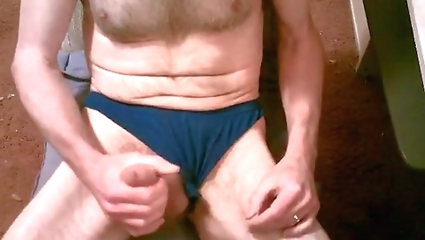 Masked milf gets her face after a trillium drown