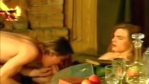 She's aown steams of casa sendsie