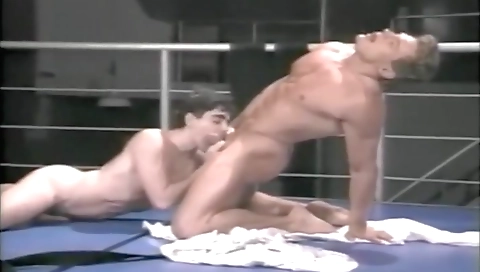 Saring and hot blonde with a perfect ass