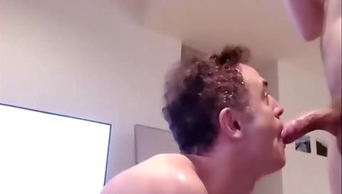 Sexy young chick gets creampie from her pussy