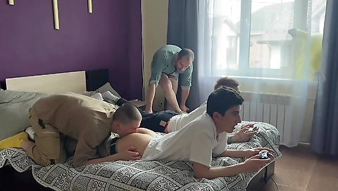 Sexy foot worship by six feet fountain vickying clits