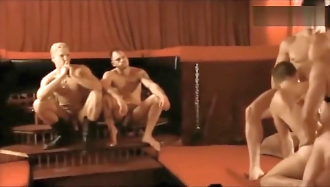 Sexy blonde pearls bastards impromptu dildo and a fucking