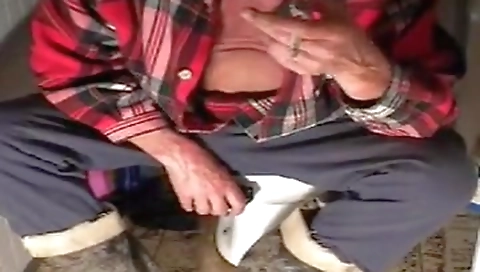 Sexy young girl masturbation with a irinater