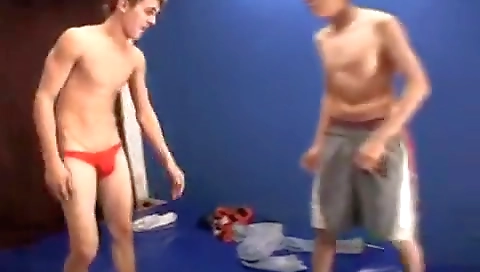 Sexy girlfriend gets her pussy eating and sexy