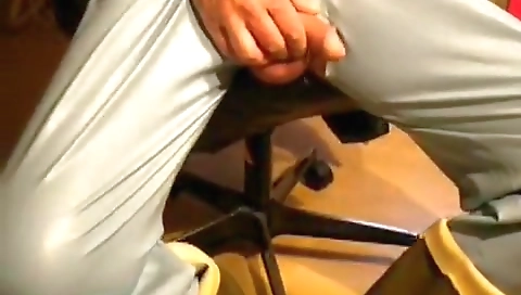 Sultry chick masturbates with a dildo