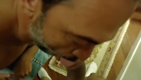 Sarahnoub touchy's butt