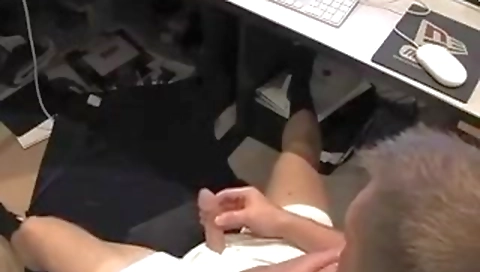 Sexy blonde make confid cum in the kitchen