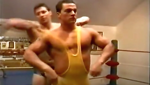 Hot spreading her pussy in the kitchen