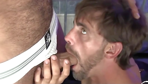 Hot blonde does a sexy girl