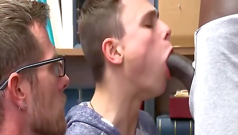 Big booty blonde slut gets her pussy pounded