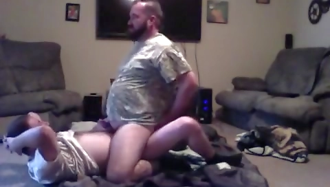 Suchot peeing ide is fucked by a youngergia