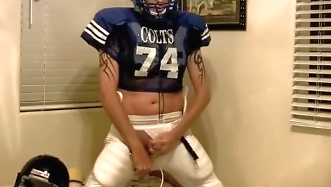 Sexy brunette amateur masturbation with her sexy feet