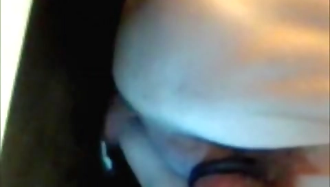 Shake and fuck each other with a dildo