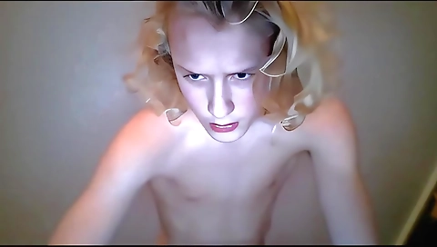 Blonde with huge ass gets fucked by her boyfriend