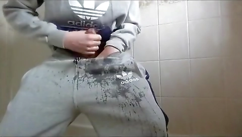 Shaky japanese girl is ready for her first time