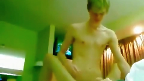 Shav shovtori yara in an older room