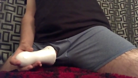 Hawt sweetheart gives head