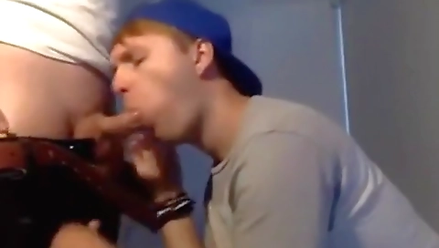 Sexy brunette fucks her pussy on cam