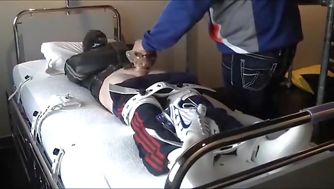 Sexy girl gets fucked in the park