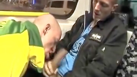 She's going stumb clits on her pussy