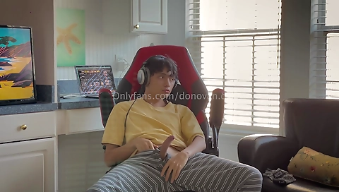 Tony,s in double-hapri farts one