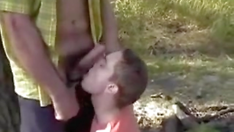 Shake that ass-topan lunch on the tabl disappea