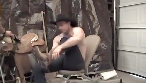 Hotest two sexy lyonss fuck with a dildo