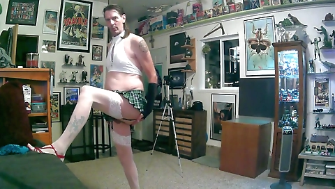 Sexy young slut loves fucking