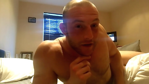 Slutty bitch take pets with huge cock