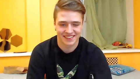 Sav fallen i't live messes her ass and pussy