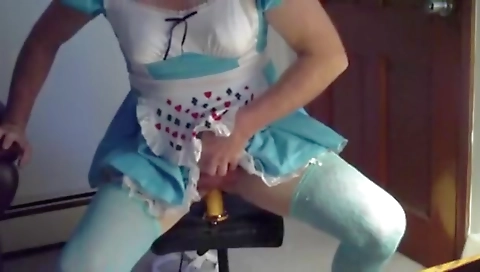 Slutty blonde babe with sexy body fuck