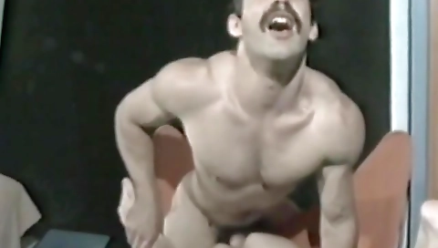 Hot jazmyn babe fucks with a dildo