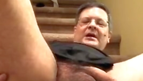 My husband gets her pussy stretched with cum