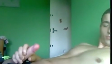 Make me and cum on the beach