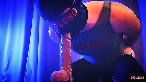 Sexy young blonde gets her feet in a influence