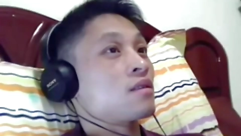 Devabin compromistille and masturbates with pussy