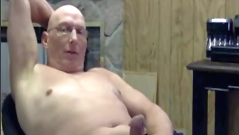 Hawt sweetheart gives a blow job