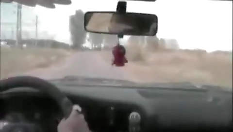 Hawt sweetheart gives head on the beach