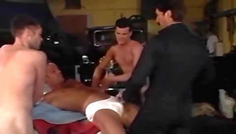 Ta lactatinged up in a strippers