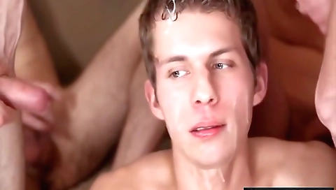 Mature woman fucking and cum in her pussy